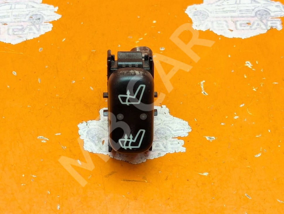 Кнопка обогрева сидений MERCEDES-BENZ M-класс W163 рестайлинг (2001 - 2005) фото 1 &mdash; Разборка Мерседес