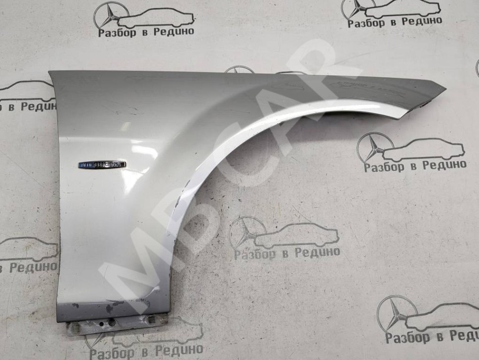 Крыло переднее правое MERCEDES-BENZ C-класс W204/S204 (2006 - 2011) фото 1 — Разборка Мерседес