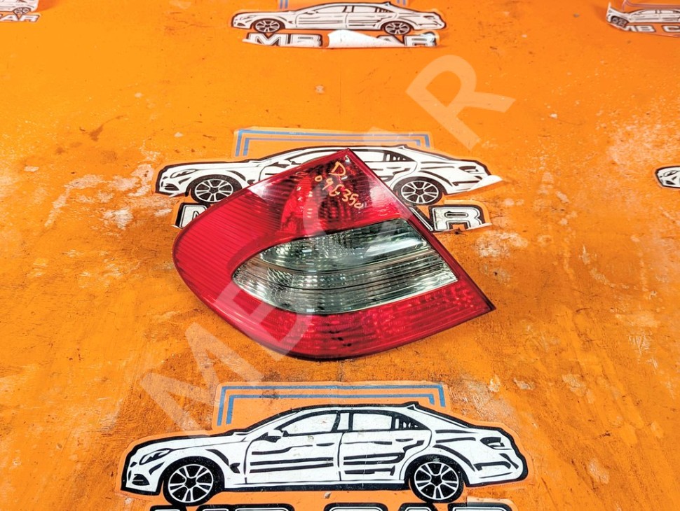 Фонарь задний левый MERCEDES-BENZ E-класс W211/S211 рестайлинг (2006 - 2009) фото 1 &mdash; Разборка Мерседес