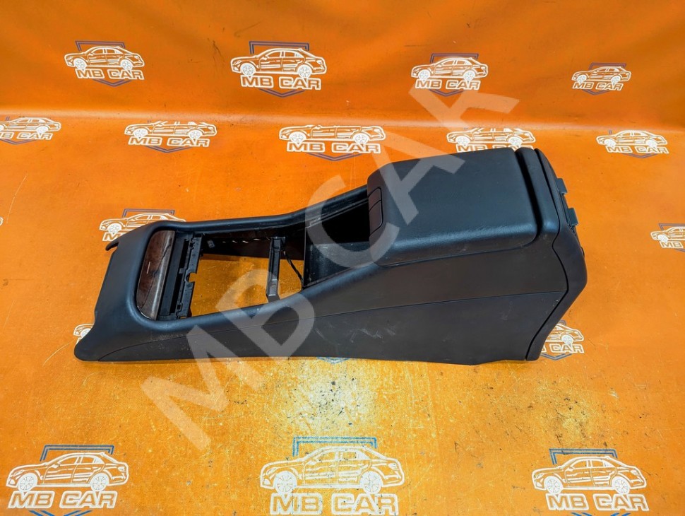 Подлокотник MERCEDES-BENZ M-класс W163 рестайлинг (2001 - 2005) фото 1 &mdash; Разборка Мерседес