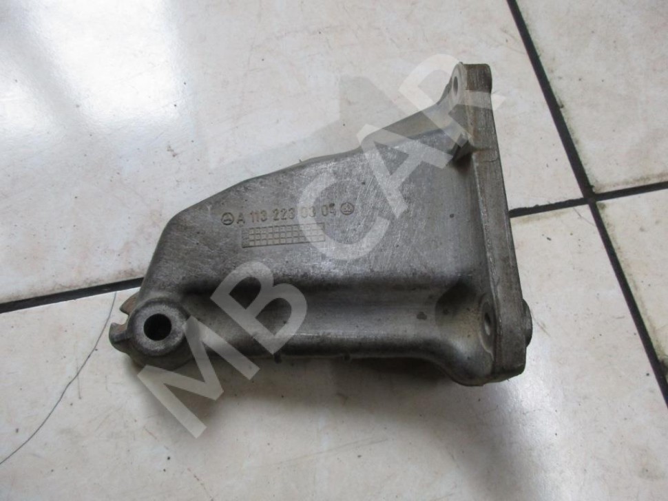 Лапа правая MERCEDES-BENZ S-класс W220 (1998 - 2005) фото 1 — Разборка Мерседес