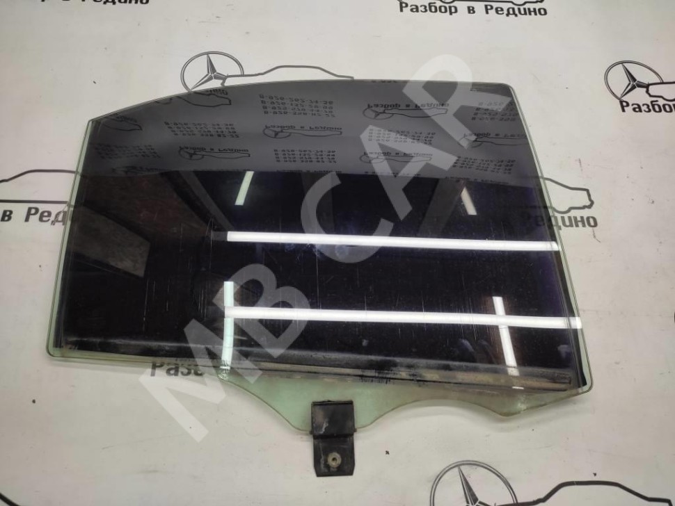 Стекло заднее правое MERCEDES-BENZ S-класс W220 (1998 - 2005) фото 1 — Разборка Мерседес