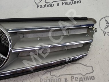 Решетка радиатора MERCEDES-BENZ C-класс W204/S204 (2006 - 2011) — Разборка Мерседес
