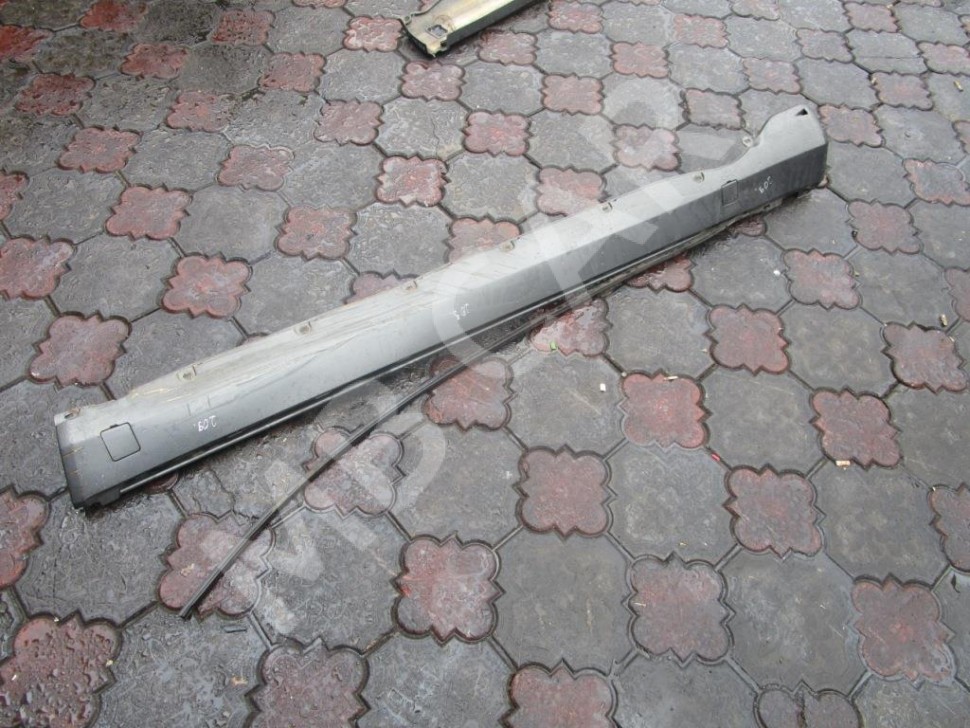 Порог пластиковый левый MERCEDES-BENZ 190 (W201) W201 (1982 - 1993) фото 1 — Разборка Мерседес