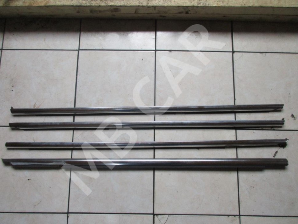 Молдинг стекла двери MERCEDES-BENZ S-класс W221 (2005 - 2009) фото 1 &mdash; Разборка Мерседес