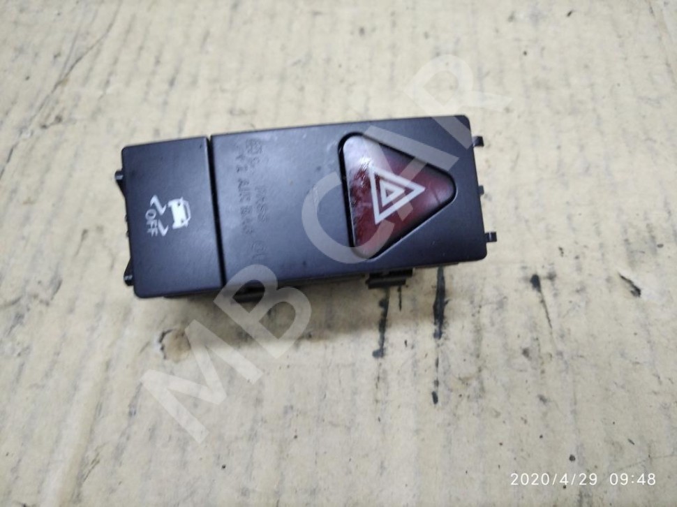Кнопка аварийной сигнализации MERCEDES-BENZ E-класс W212/S212/C207/A207 (2009 - 2013) фото 1 — Разборка Мерседес