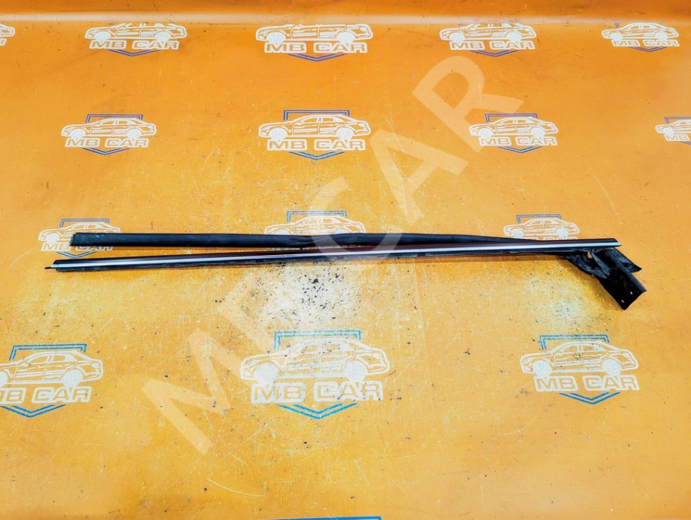 Молдинг стекла двери MERCEDES-BENZ CLK-класс C209/A209 (2002 - 2005) фото 1 — Разборка Мерседес