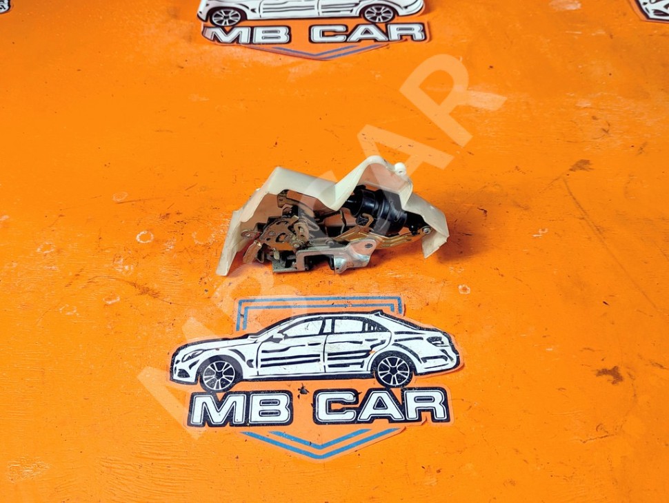 Замок двери задней левой MERCEDES-BENZ C-класс W202/S202 (1993 - 1997) фото 1 &mdash; Разборка Мерседес