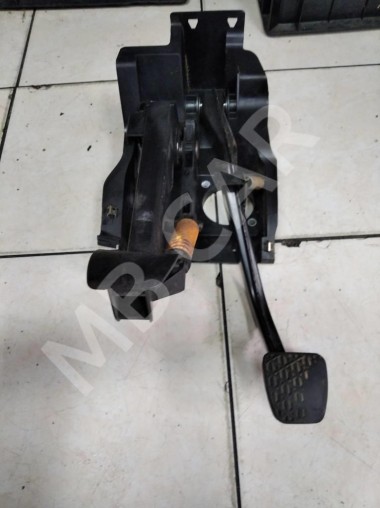 Педальный узел MERCEDES-BENZ C-класс W203/S203/CL203 (2000 - 2004) — Разборка Мерседес