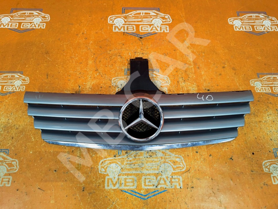 Решетка радиатора MERCEDES-BENZ C-класс W203/S203/CL203 (2000 - 2004) фото 1 &mdash; Разборка Мерседес