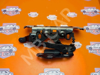Петля капота MERCEDES-BENZ C-класс W204/S204 (2006 - 2011) — Разборка Мерседес