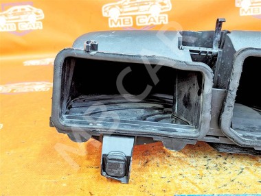 Воздухозаборник MERCEDES-BENZ C-класс W204/S204 (2006 - 2011) — Разборка Мерседес