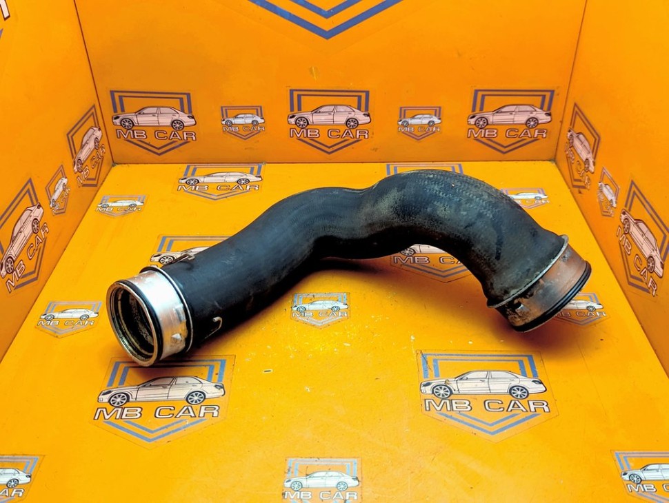 Патрубок интеркулера MERCEDES-BENZ E-класс W211/S211 рестайлинг (2006 - 2009) E 200 1.8 AT (184 л.с.) фото 1 &mdash; Разборка Мерседес