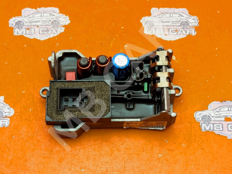 Реле моторчика печки MERCEDES-BENZ CLK-класс C209/A209 (2002 - 2005) фото 1 &mdash; Разборка Мерседес