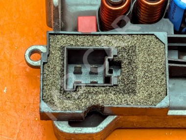 Реле моторчика печки MERCEDES-BENZ CLK-класс C209/A209 (2002 - 2005) &mdash; Разборка Мерседес