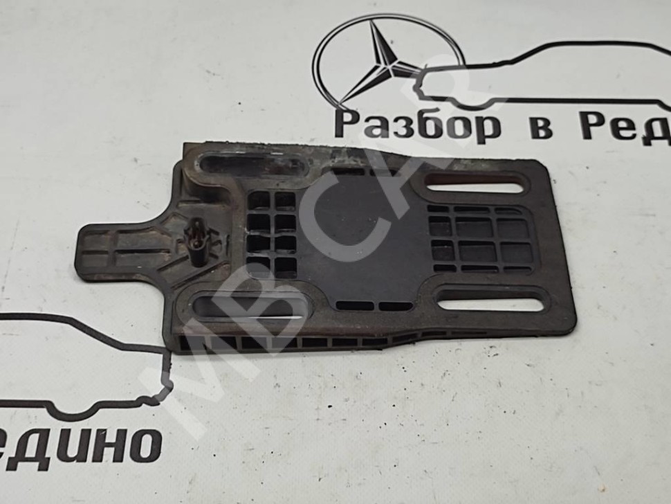 Кронштейн усилителя заднего бампера MERCEDES-BENZ S-класс W220 (1998 - 2005) фото 1 — Разборка Мерседес