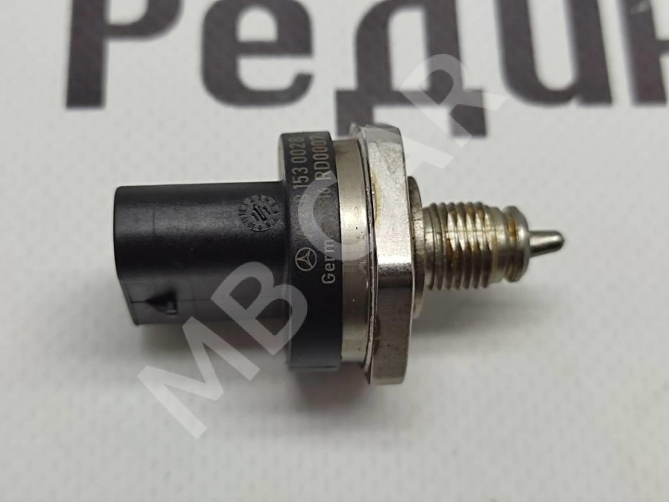 Датчик давления топлива MERCEDES-BENZ SLK-класс R172 (2011 - 2016) фото 1 — Разборка Мерседес