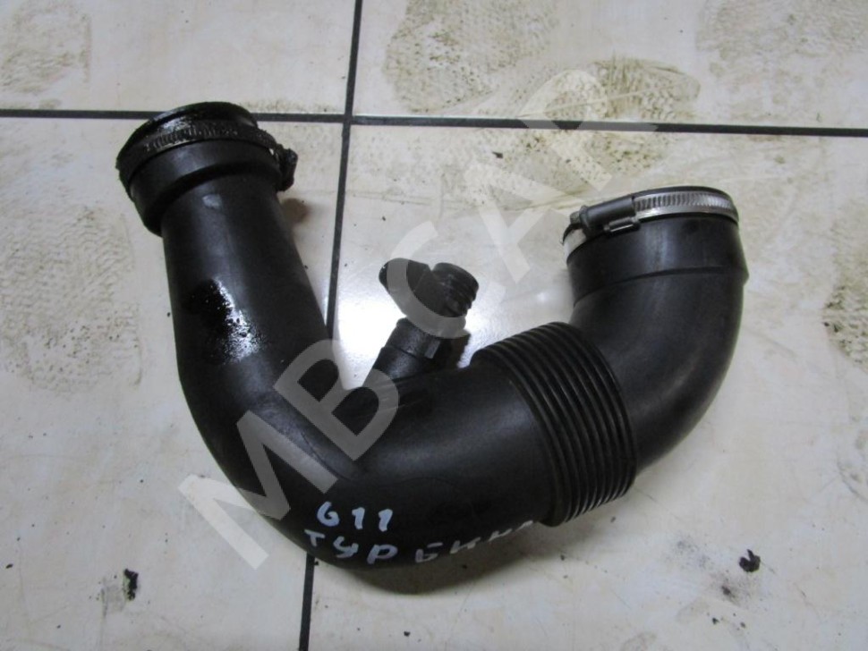 Патрубок турбины MERCEDES-BENZ C-класс W203/S203/CL203 (2000 - 2004) фото 1 &mdash; Разборка Мерседес