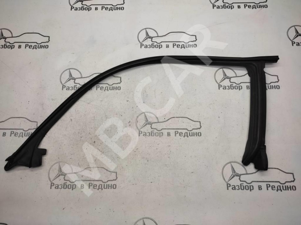 Уплотнитель стекла двери MERCEDES-BENZ CLS-класс C219 (2004 - 2008) фото 1 — Разборка Мерседес