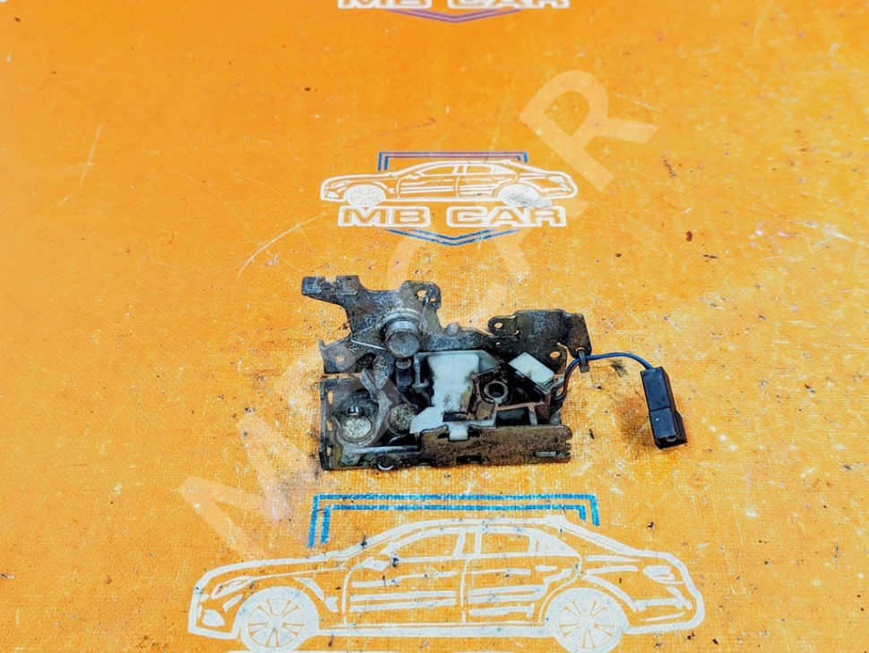 Замок двери сдвижной MERCEDES-BENZ Vito W638 (1996 - 2003) фото 1 — Разборка Мерседес