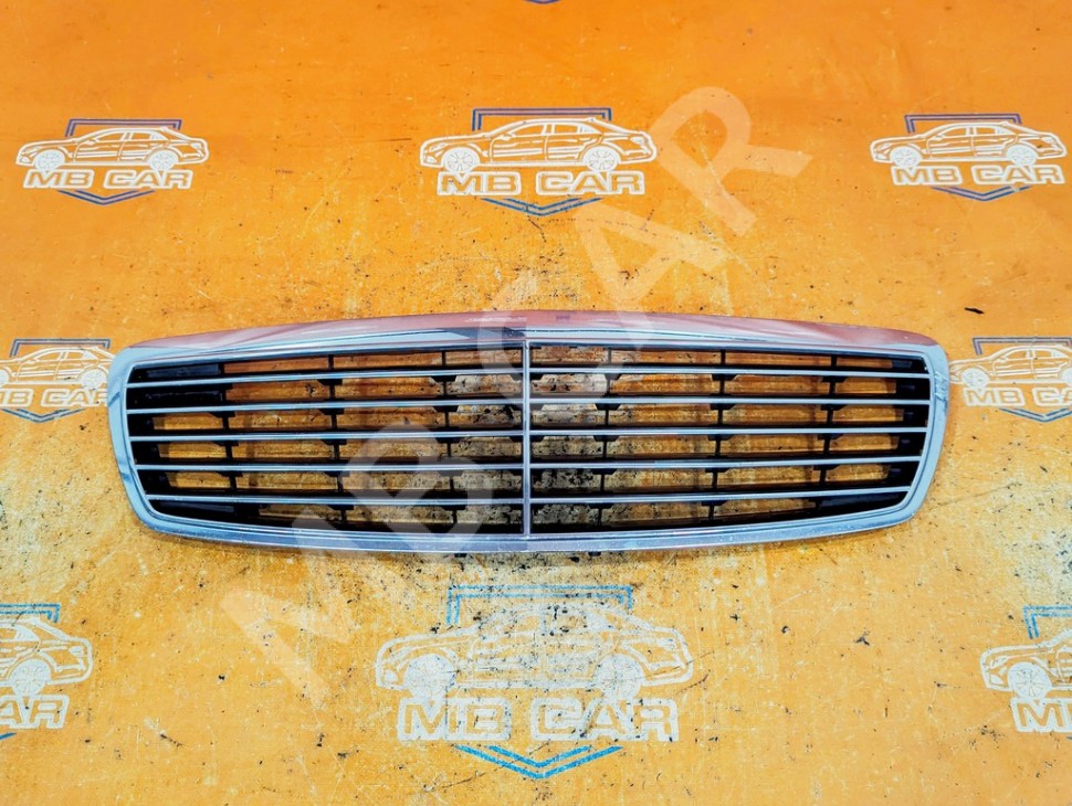 Решетка радиатора MERCEDES-BENZ E-класс AMG W211/S211 (2002 - 2006) фото 1 — Разборка Мерседес
