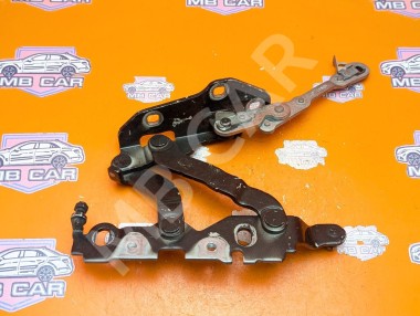 Петля капота MERCEDES-BENZ C-класс W204/S204 (2006 - 2011) &mdash; Разборка Мерседес