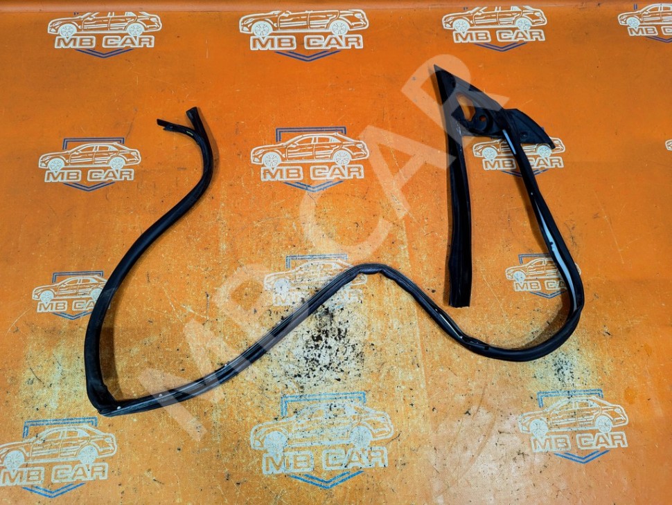 Уплотнители дверей MERCEDES-BENZ CLK-класс C209/W209 (2002 - 2005) фото 1 — Разборка Мерседес