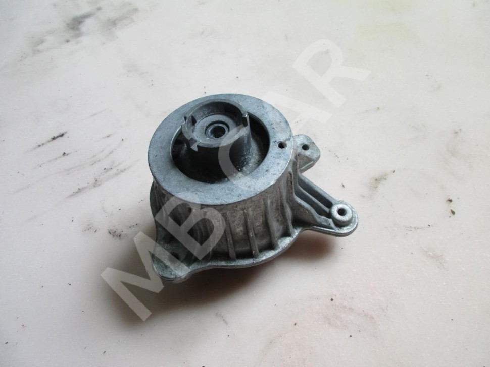 Опора двигателя MERCEDES-BENZ C-класс W205/S205/C205/A205 (2014 - 2018) фото 1 — Разборка Мерседес