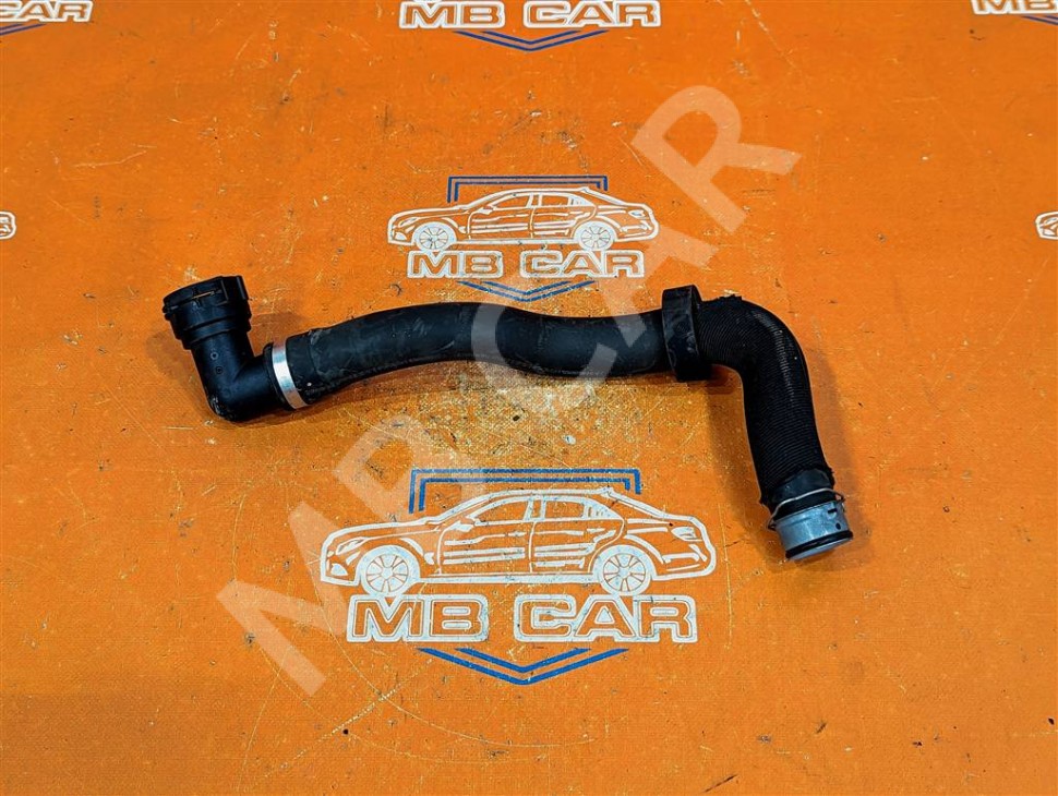 Патрубок радиатора MERCEDES-BENZ X-класс I (2017 - 2020) фото 1 — Разборка Мерседес