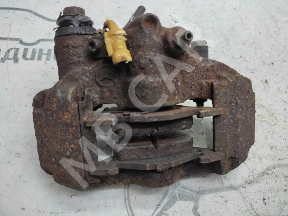 Суппорт задний правый MERCEDES-BENZ Vito W638 (1996 - 2003) фото 1 — Разборка Мерседес