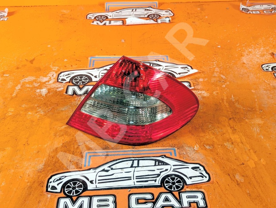 Фонарь задний правый MERCEDES-BENZ E-класс W211/S211 рестайлинг (2006 - 2009) фото 1 &mdash; Разборка Мерседес