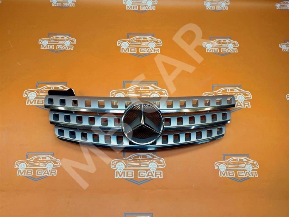 Решетка радиатора MERCEDES-BENZ M-класс W164 (2005 - 2008) фото 1 — Разборка Мерседес