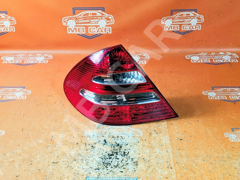 Фонарь задний левый MERCEDES-BENZ E-класс W211/S211 (2002 - 2006) фото 1 — Разборка Мерседес