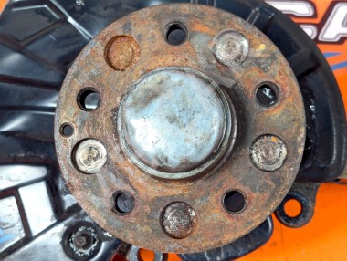 Кулак поворотный передний левый MERCEDES-BENZ S-класс W220 (1998 - 2005) &mdash; Разборка Мерседес