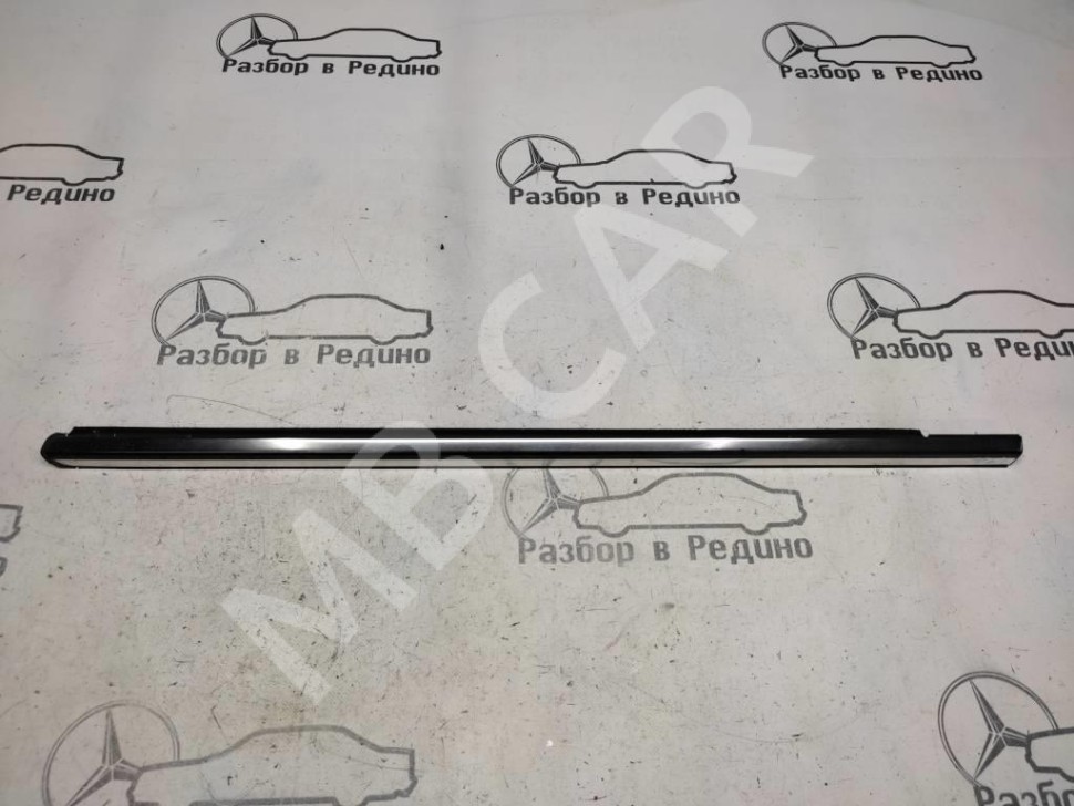 Молдинг стекла двери MERCEDES-BENZ S-класс W220 (1998 - 2005) фото 1 — Разборка Мерседес