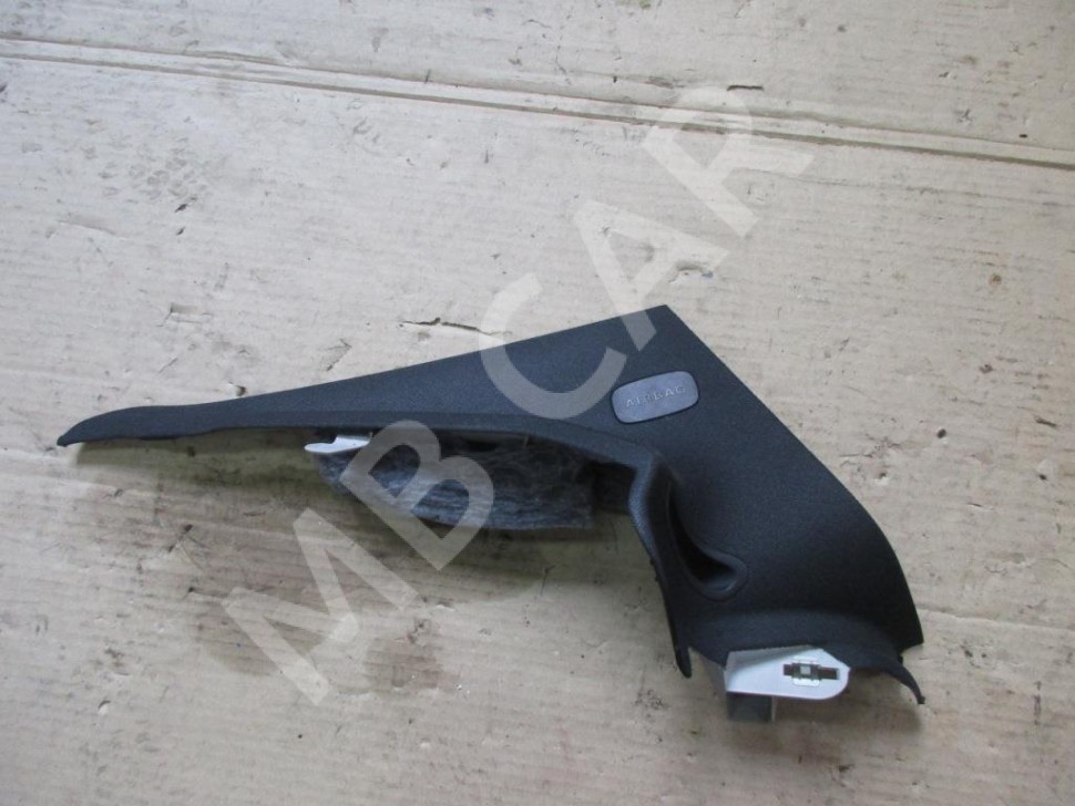 Накладка задней стойки MERCEDES-BENZ C-класс W205/S205/C205/A205 (2014 - 2018) фото 1 — Разборка Мерседес