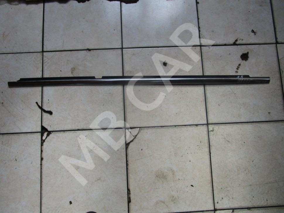 Молдинг стекла двери MERCEDES-BENZ E-класс W212/S212/C207/A207 (2009 - 2013) фото 1 — Разборка Мерседес