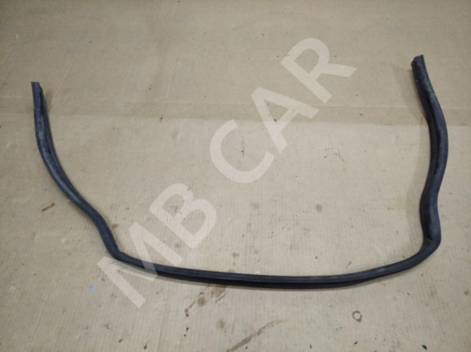 Уплотнитель водостока ( жабо ) MERCEDES-BENZ W124 W124/S124/C124/A124 (1984 - 1993) фото 1 — Разборка Мерседес