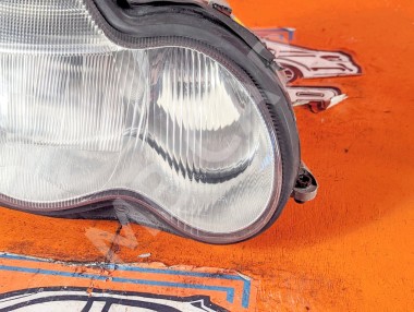 Фара правая MERCEDES-BENZ C-класс W203/S203/CL203 (2000 - 2004) &mdash; Разборка Мерседес