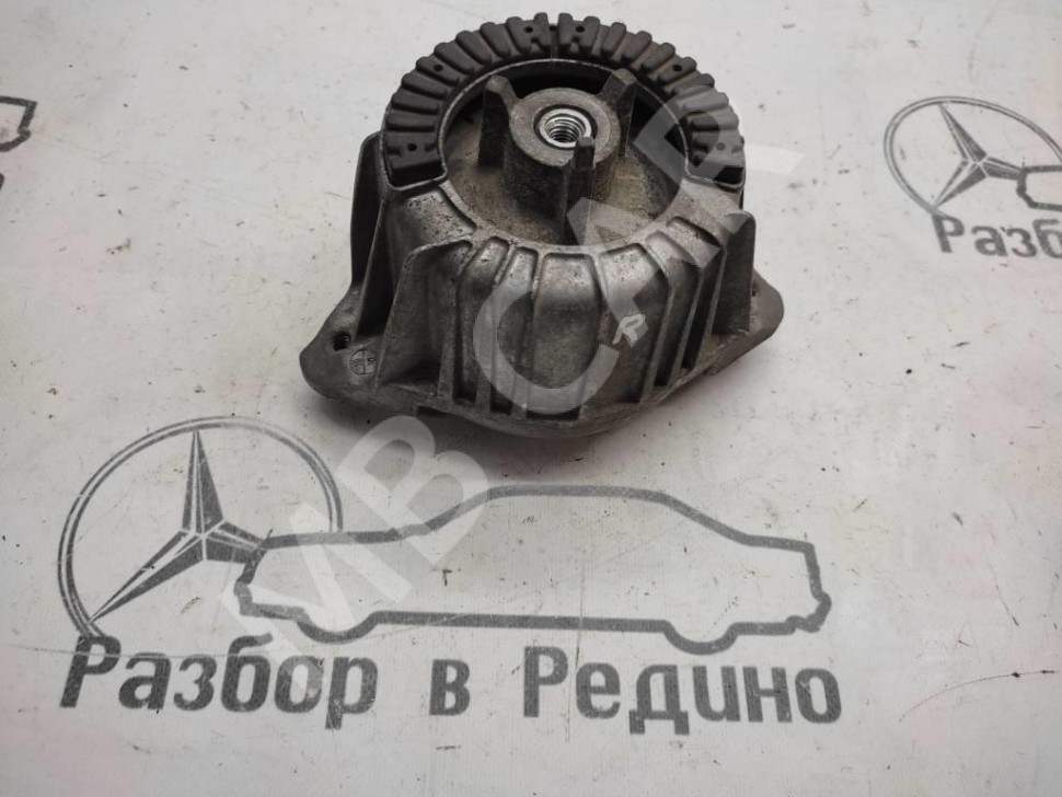 Опора двигателя MERCEDES-BENZ E-класс W212/S212/C207/A207 (2009 - 2013) фото 1 — Разборка Мерседес