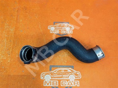 Патрубок интеркулера MERCEDES-BENZ E-класс W212/S212/C207/A207 (2009 - 2013) — Разборка Мерседес