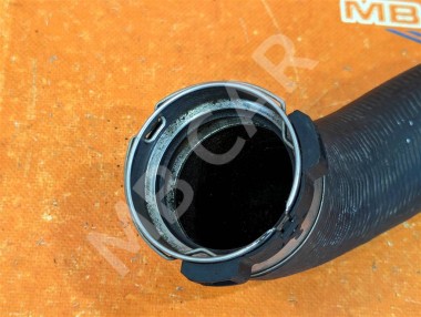 Патрубок интеркулера MERCEDES-BENZ E-класс W212/S212/C207/A207 (2009 - 2013) — Разборка Мерседес