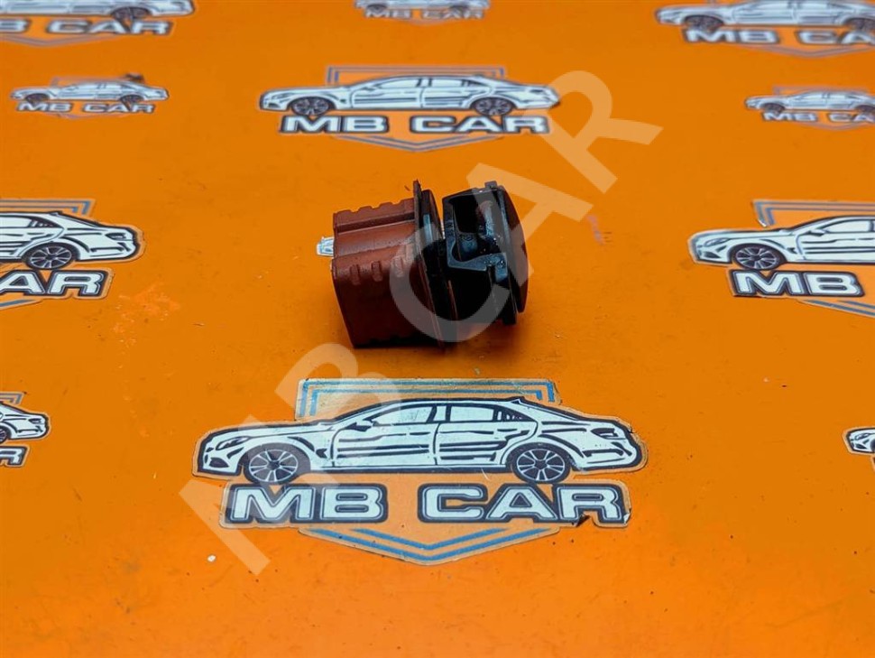 Клипса радиатора MERCEDES-BENZ E-класс W211/S211 (2002 - 2006) фото 1 — Разборка Мерседес