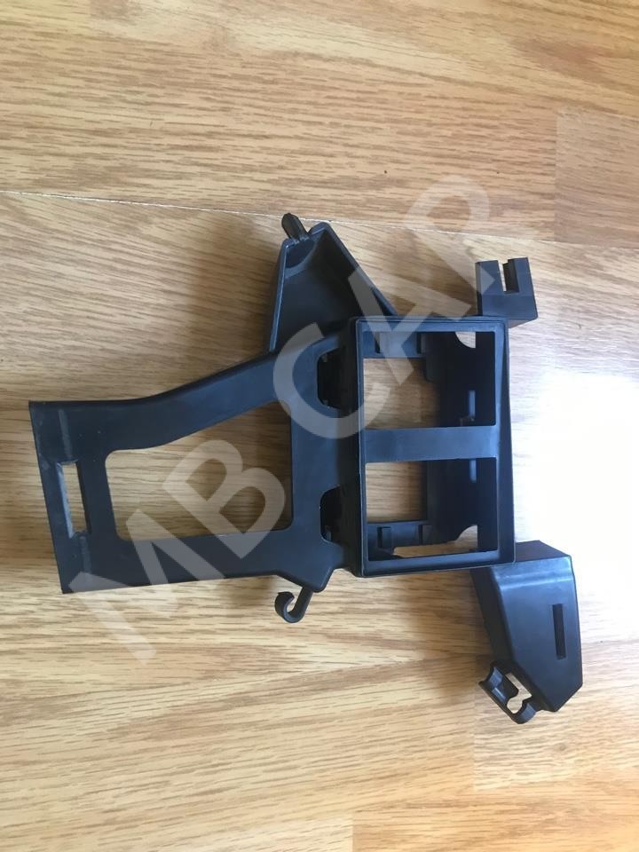 Кронштейн крепления ЭБУ MERCEDES-BENZ A-класс W176 (2012 - 2015) фото 1 — Разборка Мерседес