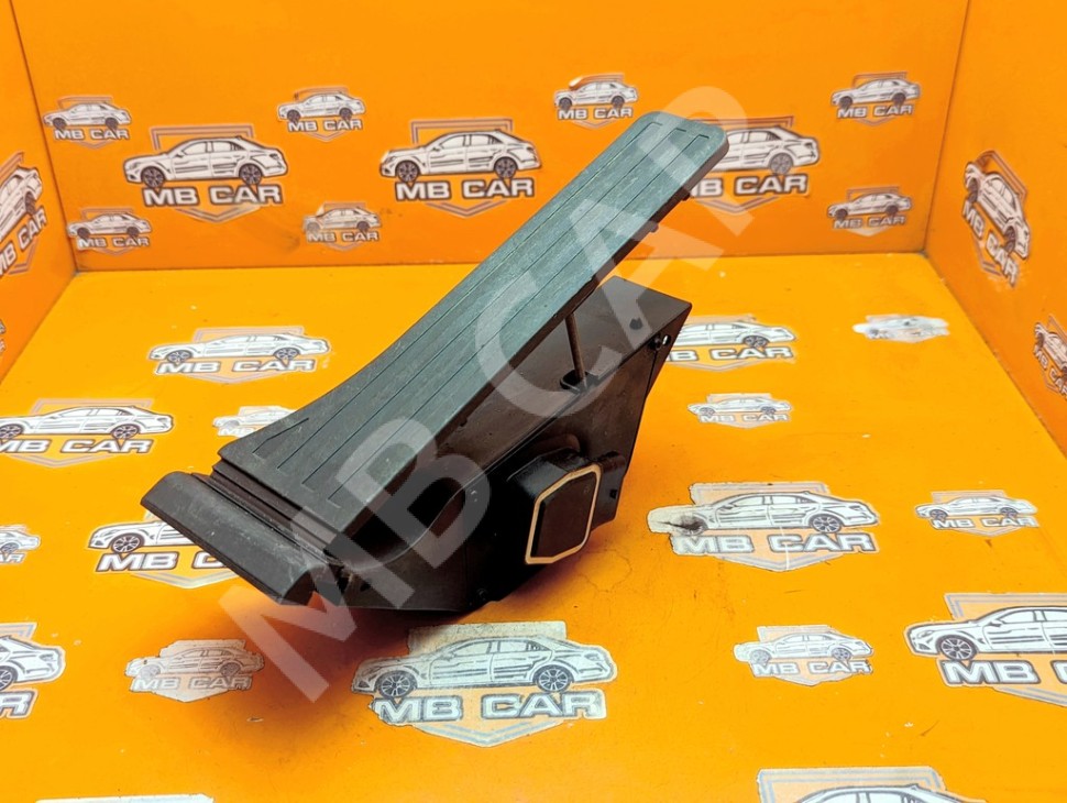 Педаль газа электронная MERCEDES-BENZ C-класс W204/S204/С204 рестайлинг (2011 - 2015) фото 1 &mdash; Разборка Мерседес