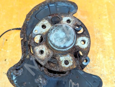 Кулак поворотный передний левый MERCEDES-BENZ C-класс W203/S203/CL203 (2000 - 2004) — Разборка Мерседес