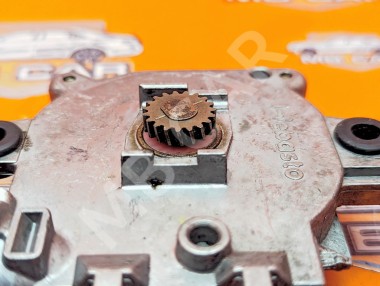 Моторчик люка MERCEDES-BENZ E-класс W210/S210 (1995 - 1999) — Разборка Мерседес