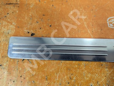 Накладка порога внутренняя MERCEDES-BENZ C-класс W204/S204 (2006 - 2011) — Разборка Мерседес