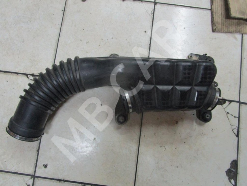 Патрубок воздушный MERCEDES-BENZ M-класс W163 (1997 - 2001) фото 1 — Разборка Мерседес