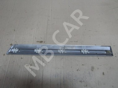 Молдинг двери MERCEDES-BENZ E-класс W210/S210 (1995 - 1999) — Разборка Мерседес
